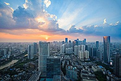 《装甲核心6》演示视频展示游戏中的机甲移动效果